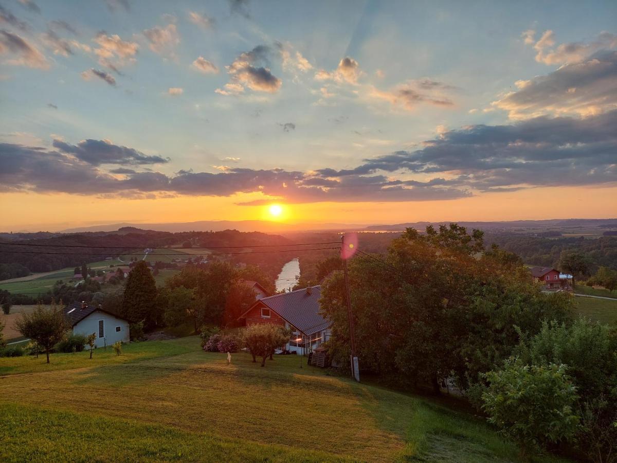 Apartma Vali Lägenhet Gradisca Exteriör bild