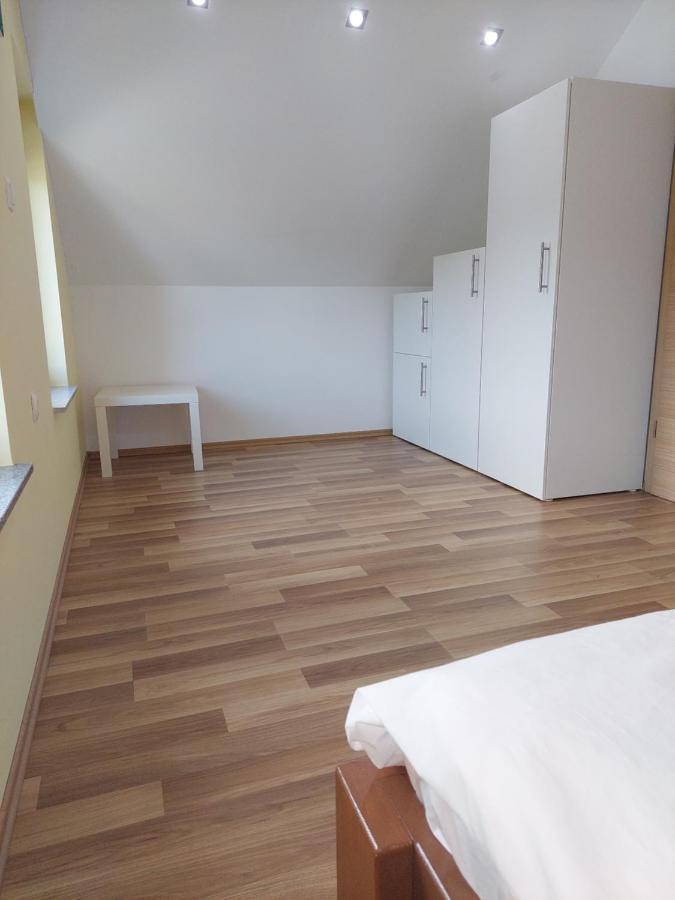 Apartma Vali Lägenhet Gradisca Exteriör bild