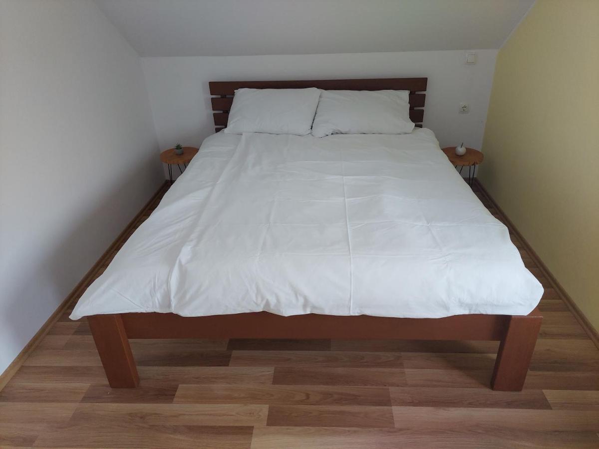Apartma Vali Lägenhet Gradisca Exteriör bild